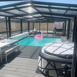  Hébergement de vacances L'aurore De Charme, Clim Jacuzzi, Sauna, Piscine Chauffée Cuisine... France